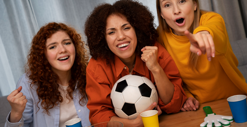 Na Copa do Mundo, ficar rouco de tanto gritar faz parte da festa. Mas até quando isso é normal? destaque